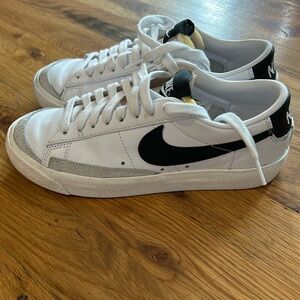 Nike Blazer Low '77 US size 6